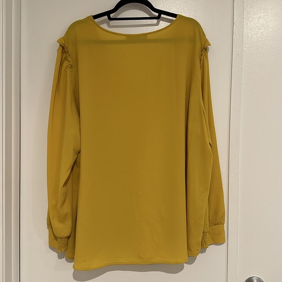 LOFT 26 Plus Yellow/Mustard color “very elegant” blouse - Picture 8 of 8